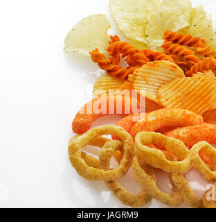 Zwiebel Ringe, Chips, Käse-Sticks für Snack Stockfoto