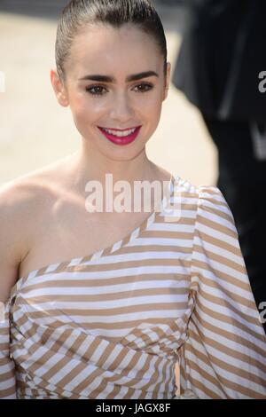 Lily Collins (Johanna Ortiz Kleid) Fototermin des Films "Okja" 70. Cannes Film Festival 19. Mai 2017 Foto Jacky Godard Stockfoto