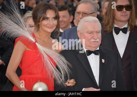 Lech Walesa, ehemaliger polnischer Präsident der Republik-Ankunft auf dem roten Teppich für den Film 'The Meyerowitz Stories' 70. Cannes Film Festival 21. Mai 2017 Foto Jacky Godard Stockfoto