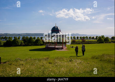 Magdalen grün und Musikpavillon bei Dundee West End. Liegt am nördlichen Ufer des Firth of Tay Dundee ist die viertgrößte Stadt in Schottland. Stockfoto