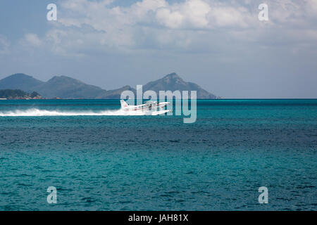 Wasserflugzeug im Great Barrier Reef Marine Park, Whitsunday Islands National Park, Whitsunday Islands, Queensland, Australien Stockfoto