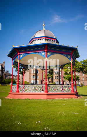 Magdalen grün und Musikpavillon bei Dundee West End. Liegt am nördlichen Ufer des Firth of Tay Dundee ist die viertgrößte Stadt in Schottland. Stockfoto