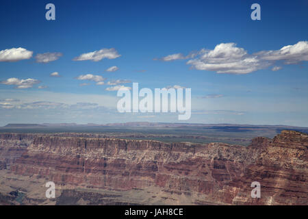 Blick über den Grand Canyon vom Südrand in Arizona Stockfoto