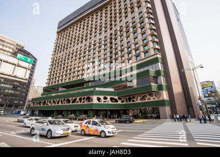 Seoul Plaza Hotel befindet sich vor der Seoul City Hall in Jung-gu-Stadtteil, Seoul, Südkorea Stockfoto