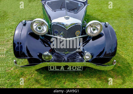 VINTAGE CAR RILEY auf SHOWGROUND im RHS SHOW Malvern ENGLAND UK Stockfoto