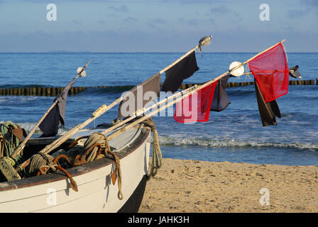 Fischkutter bin Strang - Fischkutter am Strand 12 Stockfoto