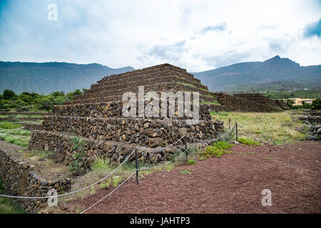 Die Pyramiden von Güimar, terrassenförmig angelegten Strukturen aus Lavastein ohne Verwendung von Mörtel erbaut, Teneriffa auf den Kanarischen Inseln, Spanien Stockfoto