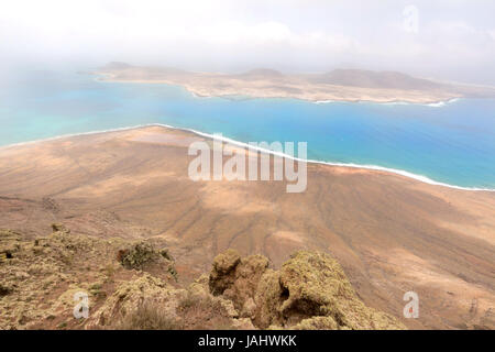 Mirador Del Rio Lanzarote Landschaft - die Ansicht von Norden Lanzarote für die Insel La Graciosa, Lanzarote, Kanarische Inseln Europas Stockfoto