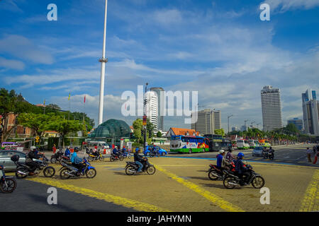 Kuala Lumpur, Malaysia - 9. März 2017: Malaysia Fahnenschwingen groß in Merdaka Square in der Innenstadt. Stockfoto