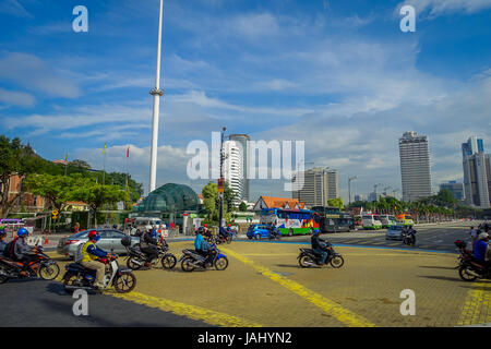 Kuala Lumpur, Malaysia - 9. März 2017: Malaysia Fahnenschwingen groß in Merdaka Square in der Innenstadt. Stockfoto