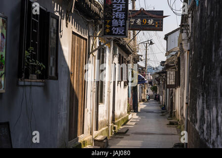 Schmale Gasse, Men Road, alte district, Suzhou, Provinz Jiangsu, China Stockfoto
