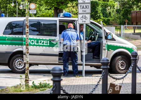 Deutsche Polizei, Polizist, Dresden, Deutschland Stockfoto