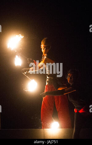 Szenen aus dem 30. jährlichen Beltane Feuer-Festival auf dem Calton Hill in Edinburgh stattfindet.  Mitwirkende: Feurige Heiden wo: Edinburgh, Vereinigtes Königreich bei: Kredit-30. April 2017: Euan Cherry/WENN.com Stockfoto