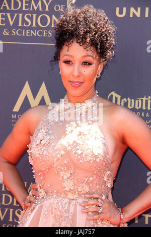 2017 Daytime EMMY Awards Ankünfte statt im Pasadena Civic Center.  Mitwirkende: Tamera Mowry-Housley wo: Los Angeles, California, Vereinigte Staaten von Amerika bei: Kredit-30. April 2017: Adriana M. Barraza/WENN.com Stockfoto