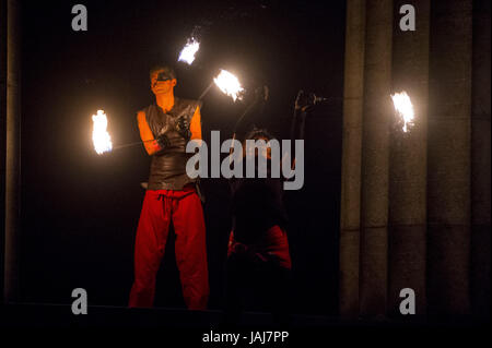 Szenen aus dem 30. jährlichen Beltane Feuer-Festival auf dem Calton Hill in Edinburgh stattfindet.  Mitwirkende: Feurige Heiden wo: Edinburgh, Vereinigtes Königreich bei: Kredit-30. April 2017: Euan Cherry/WENN.com Stockfoto