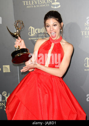 2017 Daytime EMMY Awards Press Room statt im Pasadena Civic Center.  Mit: Kate Mansi Where: Los Angeles, California, Vereinigte Staaten von Amerika bei: Kredit-30. April 2017: Adriana M. Barraza/WENN.com Stockfoto