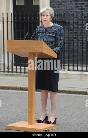 Der britische Premierminister Theresa kann hält eine Rede in der Downing Street nach der Rückkehr vom Buckingham Palast mit: Theresa kann wo: London, Vereinigtes Königreich bei: 3. Mai 2017 Credit: WENN.com Stockfoto