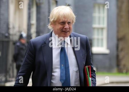 Politiker in der Downing Street am Tag der britische Premierminister Theresa kann macht eine offizielle Erklärung außerhalb 10 Downing Street nach einem Treffen mit der Queen im Buckingham Palace um Parlament, beginnt die offizielle allgemeine Wahlkampagne aufzulösen.  Mitwirkende: Boris Johnson Staatssekretär für auswärtige Angelegenheiten wo: London, Vereinigtes Königreich bei: Kredit-3. Mai 2017: Dinendra Haria/WENN.com Stockfoto