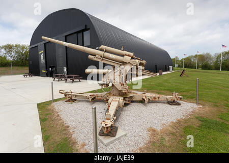 Eine deutsche 88 mm Flak außerhalb der tote Ecke Museum in der Normandie, Frankreich Stockfoto