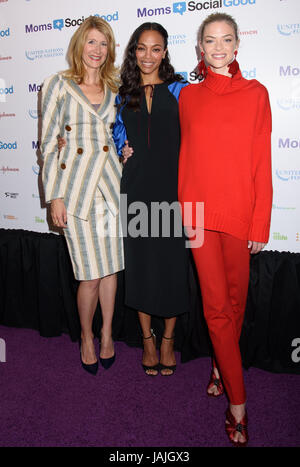 5. jährliche Mütter + SocialGood-Event mit: Laura Dern, Zoe Saldana, Jaime King Where: New York, New York, Vereinigte Staaten von Amerika bei: 5. Mai 2017 Credit: WENN.com Stockfoto