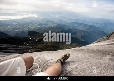 Klettersteige und Bergsteigen in Mount Kinabalu, Borneo, Malaysia. Stockfoto