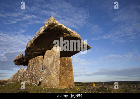 Irland, county Clare, Burren, Karstland, Poulnabrone Dolmen, Stockfoto