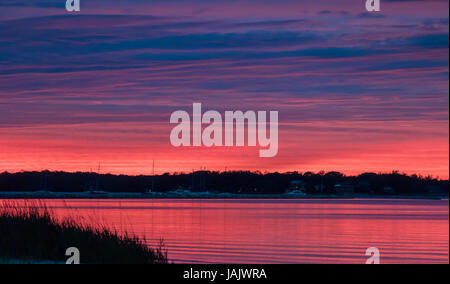 lebendige Sonnenuntergang in Sag Harbor, New York Stockfoto