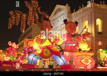 China, Macao, Senatsplatz, Charaktere zum chinesischen Neujahr fest, am Abend, Stockfoto