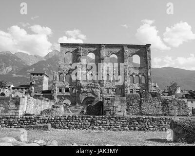 Ruinen des römischen Theaters in Aosta Italien Stockfoto