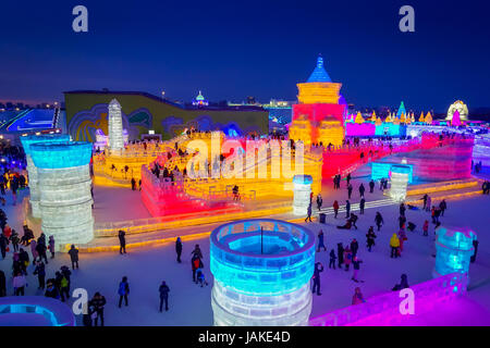 Harbin, China - 9. Februar 2017: Schöne und bunte Harbin internationale Eis- und Schneeskulpturen-Festival veranstaltet jährlich im Winter. Stockfoto