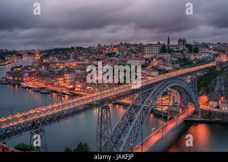 Porto, Portugal: der Dom Luis ich zu überbrücken und die Altstadt Stockfoto