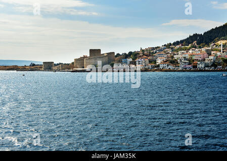 Blick auf die Halbinsel Gallipoli mit Burg in der Nähe von Canakkale. Turkei Stockfoto