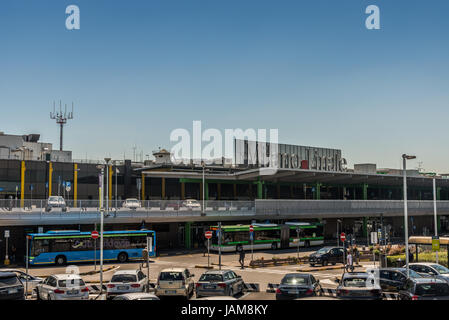 Eingang zum Mailänder Linate Flughafen, Italien Stockfoto