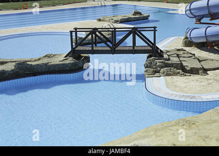 Wasserpark mit Rutschen im Resort Pool und Freizeitspaß Stockfoto