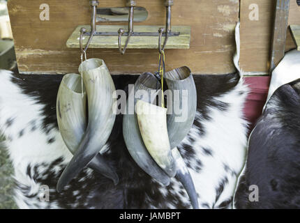 Hörner und Tierhaut Handel mit schwarz und weiß, Tiere Stockfoto