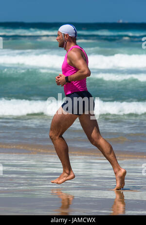 Wassersicherheit und Surf Life saving Club in Aktion am Bondi Beach, Sydney, Australien. Stockfoto