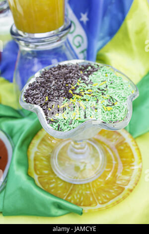 Minze Eis und Schokolade-Chips in Glas, Feier und Veranstaltung Stockfoto