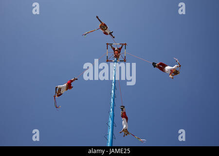 Tulum, Mexiko, Qunitana Roo, Voladores, Stockfoto