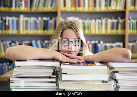 Bibliothek, Universität, Student, Unterstützung, Buch Chargen, Porträt, zufrieden, nur hinzufügen, verleihen, sorgfältig gestapelt, Bibliothek, Bildung, Brille, Bildung, Rückfahrkamera, Büchersammlung, Bibliothek, Bücher, Bücherregale, motiviert, Frau, Hobby, Hochschule, Information, innen, Intelligenz, Interesse, jung, Stadtbibliothek, lernen, lesen, Literatur, Mimik, Betrag, Person, Nachschlagewerke, Regale, selbst-selbstbewusst, batch, studieren, studieren, Student, Universität, Vielzahl, wissen, Wissensdurst, Stockfoto