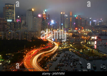 Insel östlichen Korridor Autobahn, Causeway Bay und Hochhäuser von Wan Chai und Central, Hong Kong, China Stockfoto