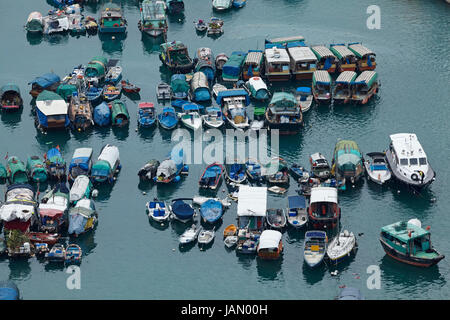 Boote im Yachthafen in Causeway Bay Typhoon Shelter, Causeway Bay, Hong Kong, China Stockfoto