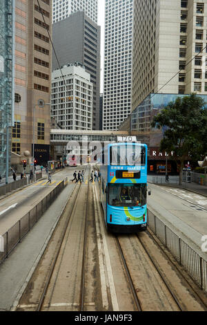 Doppelstock-Straßenbahn, Des Voeux Road, Central, Hong Kong Island, Hongkong, China Stockfoto