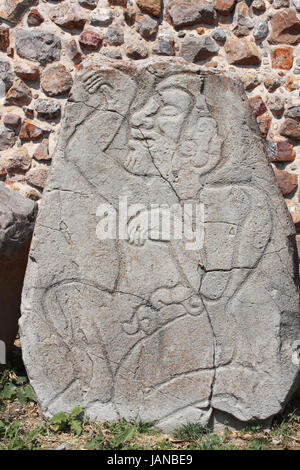Bas-Relief Schnitzerei anatomische Bild von einem Mann leidet unter Darmerkrankungen, Monte Alban, Mexiko. UNESCO-Weltkulturerbe Stockfoto