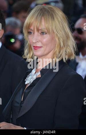 Uma Thurman Ankunft auf dem roten Teppich für den Film "Based on a True Story" 70. Cannes Film Festival 27. Mai 2017 Foto Jacky Godard Stockfoto