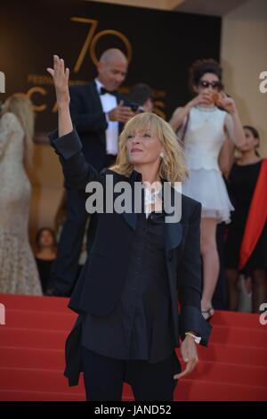 Uma Thurman Ankunft auf dem roten Teppich für den Film "Based on a True Story" 70. Cannes Film Festival 27. Mai 2017 Foto Jacky Godard Stockfoto