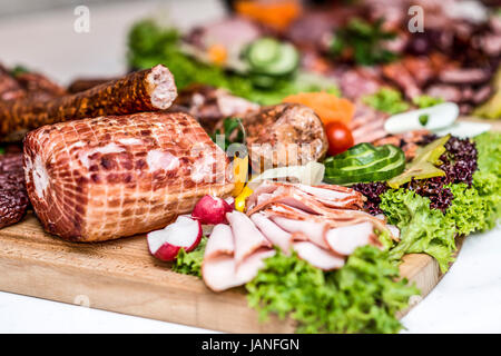 Fleisch, Schinken, Gemüse, traditionelle polnische Küche. Stockfoto