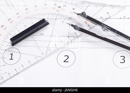 Architektur Werkzeug Stift lineal Messzirkel Objekte Auf Einem Bauplan Bauplan papier detail Stockfoto