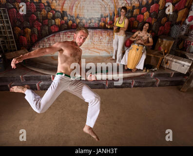 Capoeira-Gruppe, die Durchführung von Kampfkunst und Musik Stockfoto