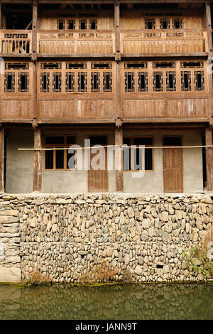 China, Zhaoxing - wunderschöne Dong-Dorf ist voll mit traditionellen Holzbauten, mehrere Wind-Regen-Brücken und bemerkenswerte Drum Towers, Guizho Stockfoto