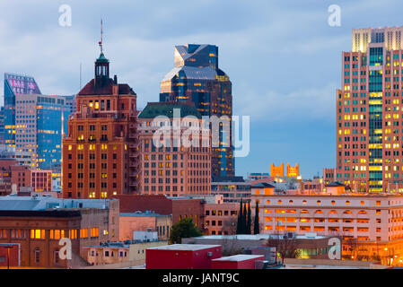 Sacramento-Skyline bei Nacht Stockfoto